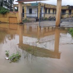 एक ही रात की बारिश से गुड़ाबांदा की ‘लाइफ लाइन’ जलमग्न
