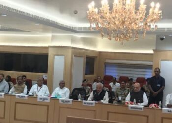 नक्सलमुक्त होगा झारखंड, दिल्ली में गृह मंत्री ने दस राज्यों के मुख्यमंत्रियों के साथ की बैठक
