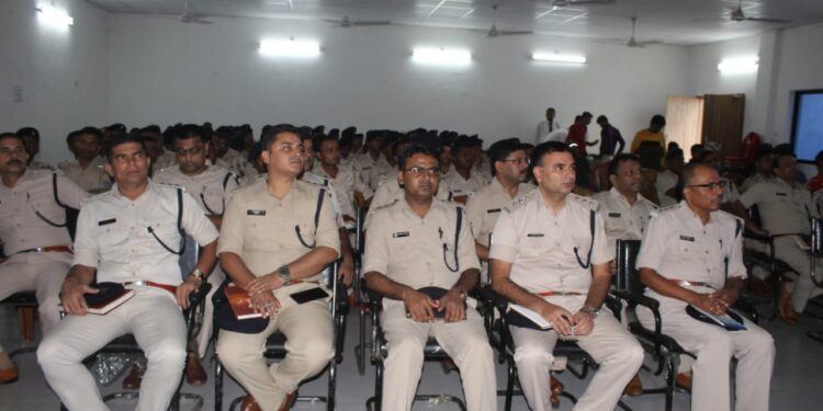 deoghar-police-success-देवघर के साइबर पुलिस को मिली अब तक की सबसे बड़ी सफलता, 22 शातिर साइबर अपराधी गिरफ्तार deoghar-police-success-देवघर के साइबर पुलिस को मिली अब तक की सबसे बड़ी सफलता, 22 शातिर साइबर अपराधी गिरफ्तार