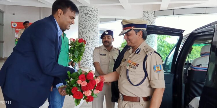 jharkhand-dgp-झारखंड के डीजीपी नीरज सिन्हा 31 जनवरी को होंगे रिटायर ! अनिल पालटा समेत कई लोग डीजी के पद की दौड़ में jharkhand-dgp-झारखंड के डीजीपी नीरज सिन्हा 31 जनवरी को होंगे रिटायर ! अनिल पालटा समेत कई लोग डीजी के पद की दौड़ में