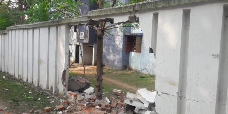 jamshedpur-crime-कदमा में फिर से गाड़ी में लगायी आग, अपराधियों का मनोबल बढ़ा, अब तक एक अपराधी नहीं प कड़ पायी पुलिस, ”फायरमैन क्रिमिनल” का नंगा तांडव-video jamshedpur-crime-कदमा में फिर से गाड़ी में लगायी आग, अपराधियों का मनोबल बढ़ा, अब तक एक अपराधी नहीं प कड़ पायी पुलिस, ”फायरमैन क्रिमिनल” का नंगा तांडव-video