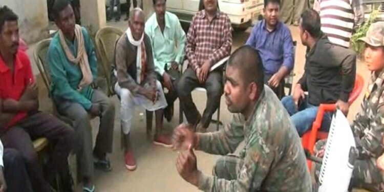 saraikela-police-success-सरायकेला-खरसावां पुलिस को कामयाबी, जमशेदपुर और सरायकेला-खरसावां में गाड़ी चोरी करने वाला रांची का युवक गिरफ्तार, चार मोटरसाइकिल बरामद
