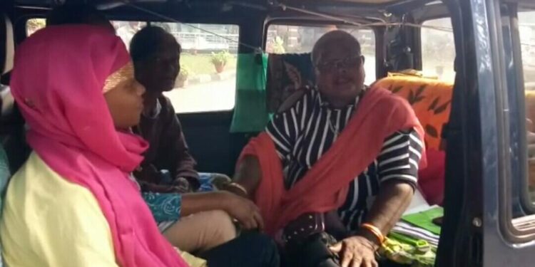jamshedpur-firing-कदमा में फायरिंग कर भाग रहे अपराधी भालुबासा में पकड़ाये, टाइगर मोबाइल के जवान ने अपराधियों को पकड़ा, तीन हथियार बरामद