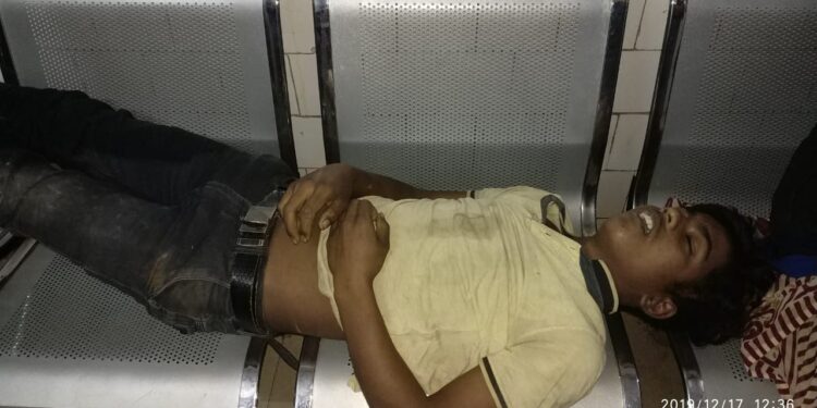 jamshedpur-crime-मानगो में पड़ोसी ने पड़ोस के युवक को पीटकर किया घायल, युवक की स्थिति गंभीर jamshedpur-crime-मानगो में पड़ोसी ने पड़ोस के युवक को पीटकर किया घायल, युवक की स्थिति गंभीर