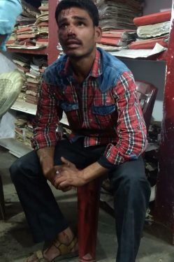 Jamshedpur : कोरोना जांच को लेकर भड़के मजदूरों ने किया हंगामा, होमगार्ड जवानों पर पिटाई व महिला मजदूरों के साथ बदतमीजी का आरोप, मानगो चौक से लेकर पुल तक जाम, समझाने में जुटी पुलिस