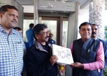 jamshedpur-youth-intuc-leaders-meets-jharkhand-new-cm-यूथ इंटक के राष्ट्रीय महासचिव व प्रदेश अध्यक्ष झारखंड के भावी मुख्यमंत्री हेमंत सोरेन से मिले, उठायी मजदूरों की समस्या, रखी मांग-तत्काल पदस्थापित हो जमशेदपुर में डीएलसी