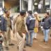 jamshedpur-indusind-bank-eveteasing-इंडसइंड बैंक का कर्मचारी सहकर्मी को कर रहा था अश्लील मैसेज, युवती ने साथियों के साथ बैंक में घुसकर कर्मचारी को पीटा