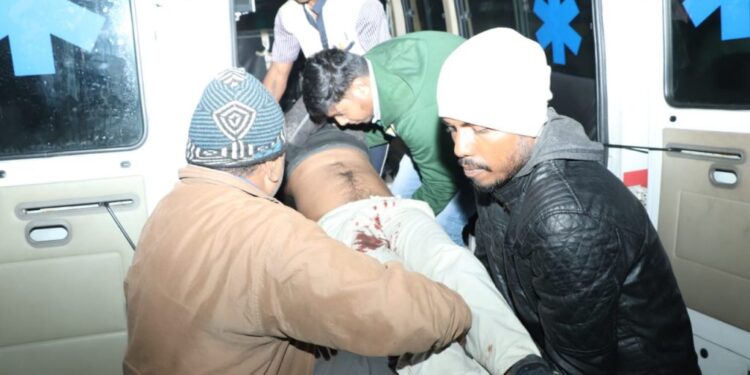 jamshedpur-breaking-गोलमुरी में डिवाईडर से टकराई स्कूटी, दो गंभीर jamshedpur-breaking-गोलमुरी में डिवाईडर से टकराई स्कूटी, दो गंभीर