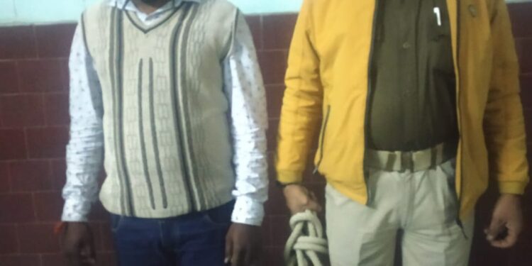 jamshedpur-birsanagar-suicide-बिरसानगर में सलोनी की आत्महत्या को लेकर मायकेवाले सदमा में, एयरहोस्टेस थी सलोनी, आत्महत्या के लिए प्रेरित करने या हत्या की आशंका, पुलिस मामले की जांच में जुटी