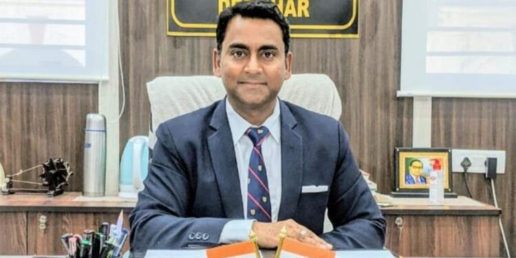 deoghar-police-big-success-देवघर पुलिस को बड़ी कामयाबी, दस साइबर अपराधियों की गिरफ्तारी-देखिये-video deoghar-police-big-success-देवघर पुलिस को बड़ी कामयाबी, दस साइबर अपराधियों की गिरफ्तारी-देखिये-video