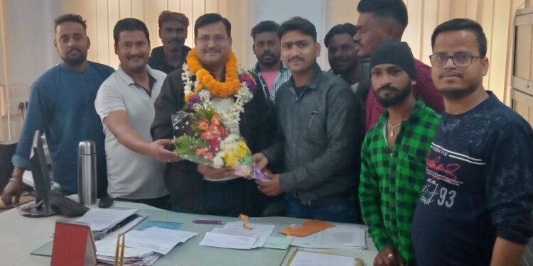 jamshedpur-new-dlc-waiting-जमशेदपुर को मिला उपश्रमायुक्त, राजेश प्रसाद का किया गया पदस्थापन, लेकिन कोई अधिकार नहीं jamshedpur-new-dlc-waiting-जमशेदपुर को मिला उपश्रमायुक्त, राजेश प्रसाद का किया गया पदस्थापन, लेकिन कोई अधिकार नहीं