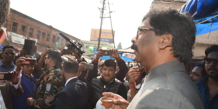 Jamshedpur : बेल्डीह चर्च स्कूल के इलेक्ट्रिशियन की आत्महत्या मामले में डीएसई ने एसएसपी से की कार्रवाई की अनुशंसा, आजसू छात्र संघ ने की थी मांग Jamshedpur : बेल्डीह चर्च स्कूल के इलेक्ट्रिशियन की आत्महत्या मामले में डीएसई ने एसएसपी से की कार्रवाई की अनुशंसा, आजसू छात्र संघ ने की थी मांग