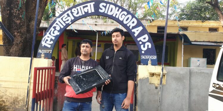 jamshedpur-theft-case-सिदगोड़ा में चोरी, बंद घर से चोरी होने के पीछे जीजा का हाथ होने की आशंका jamshedpur-theft-case-सिदगोड़ा में चोरी, बंद घर से चोरी होने के पीछे जीजा का हाथ होने की आशंका