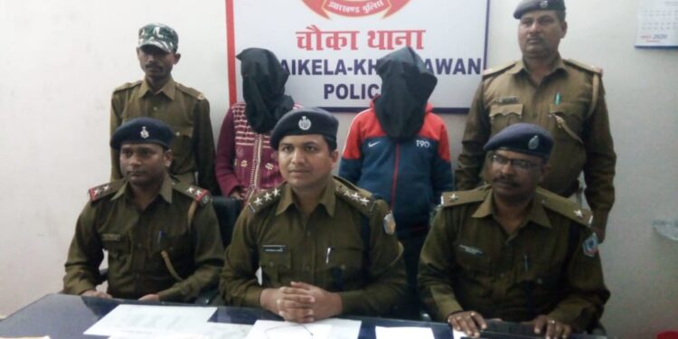 saraikela-kharsawan-police-तिरुलडीह में पायी गयी युवक की लाश का राज खुला, पति-पत्नी ने मिलकर की थी हत्या, हत्याकांड में प्रयुक्त हथियार बरामद saraikela-kharsawan-police-तिरुलडीह में पायी गयी युवक की लाश का राज खुला, पति-पत्नी ने मिलकर की थी हत्या, हत्याकांड में प्रयुक्त हथियार बरामद