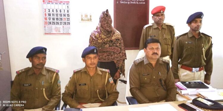 West-Singhbhum : झींकपानी में विधिक सशक्तिकरण शिविर आयोजित, 276 लाभुकों को ग्रीन कार्ड और 11 लाभुकों को मिला अनुग्रह अनुदान की राशि का चेक, यातायात नियम, डायन बिसाही के प्रति आमजनों को किया गया जागरूक West-Singhbhum : झींकपानी में विधिक सशक्तिकरण शिविर आयोजित, 276 लाभुकों को ग्रीन कार्ड और 11 लाभुकों को मिला अनुग्रह अनुदान की राशि का चेक, यातायात नियम, डायन बिसाही के प्रति आमजनों को किया गया जागरूक