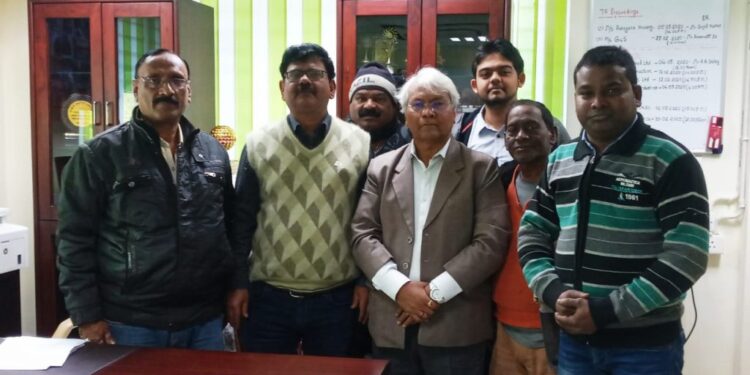 hcl-workers-issue-एचसीएल कर्मियों का पीएफ जमा किए बिना भागी आईआरएल, यूनियन आईपीएफओ के क्षेत्रीय आयुक्त से मिला hcl-workers-issue-एचसीएल कर्मियों का पीएफ जमा किए बिना भागी आईआरएल, यूनियन आईपीएफओ के क्षेत्रीय आयुक्त से मिला