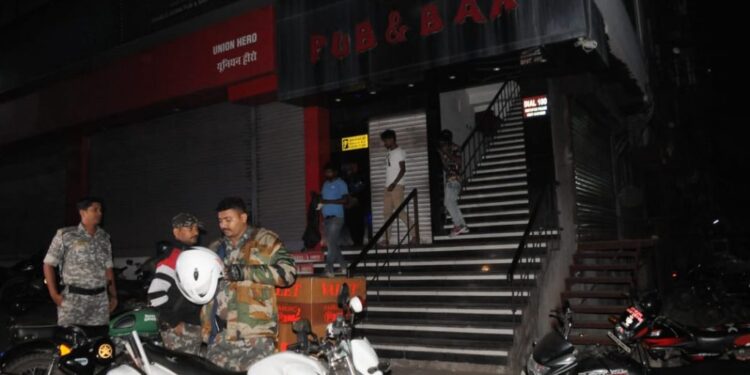 jamshedpur-firing-अखिलेश गिरोह पर फायरिंग से पुलिस का इनकार, कन्हैया के भगिना ने कहा-पब से निकले तो गोली चलने की बात सुनी, कन्हैया नही थे, जिलाबदर है-video jamshedpur-firing-अखिलेश गिरोह पर फायरिंग से पुलिस का इनकार, कन्हैया के भगिना ने कहा-पब से निकले तो गोली चलने की बात सुनी, कन्हैया नही थे, जिलाबदर है-video