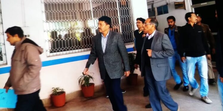 jharkhand-acb-raid-रांची, धनबाद नगर निगम, रांची के रजिस्ट्री ऑफिस और डोरंडा थाना में एसीबी टीम का छापा, मेयर समेत कई लोगों ने जताया विरोध, एसीबी ने कहा-कार्रवाई नियम के दायरे में