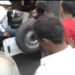 jamshedpur-accident-सिदगोड़ा बाजार के पास तेज रफ्तार कार ने साइकिल सवाल बुजुर्ग को ठोका, चालक को पुलिस जीप से खींचकर लोगों ने पीटा, गाड़ी में पुलिस के सामने तोड़फोड़, देखे-video jamshedpur-accident-सिदगोड़ा बाजार के पास तेज रफ्तार कार ने साइकिल सवाल बुजुर्ग को ठोका, चालक को पुलिस जीप से खींचकर लोगों ने पीटा, गाड़ी में पुलिस के सामने तोड़फोड़, देखे-video