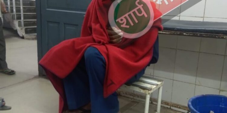 jamshedpur-family-drama-पति ने फोन कर पत्नी को घर आने को कहा, पत्नी के मना करने पर खा ली चूहे मारने की दवा, फिर खुद 100 नंबर पर डायल कर पुलिस को दी सूचना