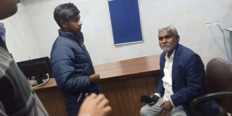 jharkhand-minister-visits-झारखंड के अल्पसंख्यक व खेल मंत्री हफीजुल हसन शहर पहुंचे, कदमा थानेदार के खिलाफ शिकायत करने पहुंचा अल्पसंख्यक समाज, धातकीडीह मदरसा गये, झामुमो नेता हिदायत खान के साथ आयोजन में शरीक हुए, राष्ट्रीय महिला फुटबॉल टीम के कैंप की शुरुआत