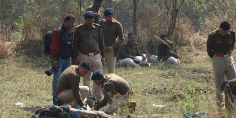 jamshedpur-murder-परसुडीह में एक युवक का मिला अर्धनग्न लाश, हत्या की पुष्टि, पहचान की कोशिश