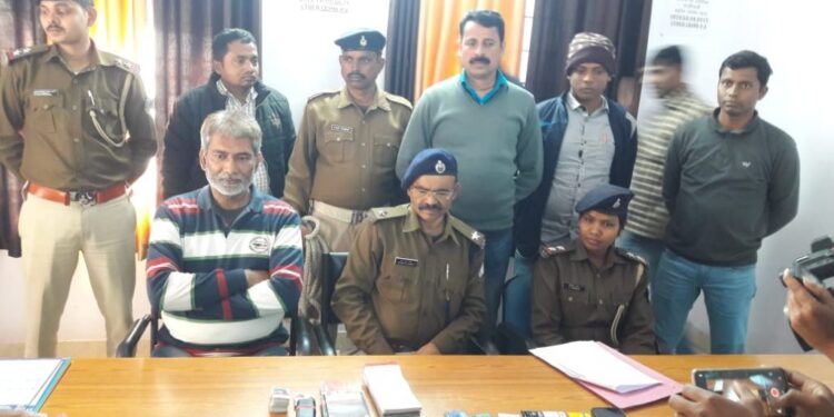 Saraikela-Kharsawan : कुचाई के रोलाहातु जंगल में पुलिस नक्सली मुठभेड़, अंधेरे का लाभ उठा कर भागे नक्सली Saraikela-Kharsawan : कुचाई के रोलाहातु जंगल में पुलिस नक्सली मुठभेड़, अंधेरे का लाभ उठा कर भागे नक्सली