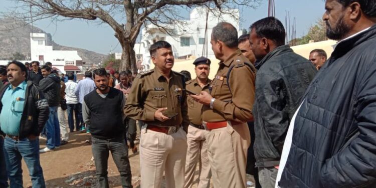 jharkhand-ranchi-triple-murder-रांची में झारखंड पुलिस के जवान ने अपनी पत्नी और दो बच्चे को हथौड़े से वारकर जान से मार डाला, बेटी के प्रेम संबंध से आजीज होकर उठाया कदम, खुद की आत्महत्या का प्रयास, पुलिस जवान अस्पताल में भरती