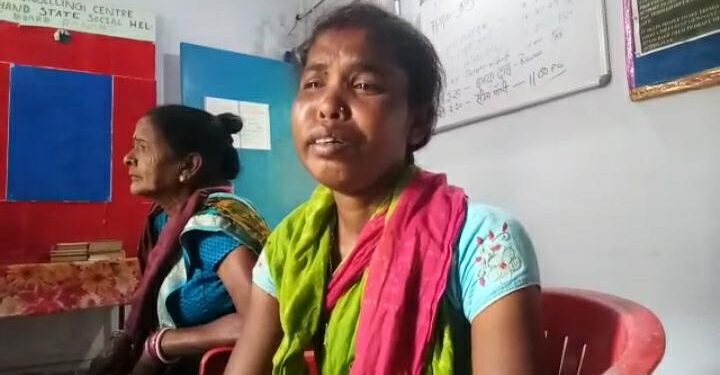 jamshedpur-public-demand-परसुडीह व सुंदरनगर के हलुदबनी क्षेत्र में तालाब को बचाने के लिए गांव के लोग पहुंचे, डीसी को बोला-तालाब बचाइये नहीं तो हो जायेगा अतिक्रमण, कई और मांगें jamshedpur-public-demand-परसुडीह व सुंदरनगर के हलुदबनी क्षेत्र में तालाब को बचाने के लिए गांव के लोग पहुंचे, डीसी को बोला-तालाब बचाइये नहीं तो हो जायेगा अतिक्रमण, कई और मांगें