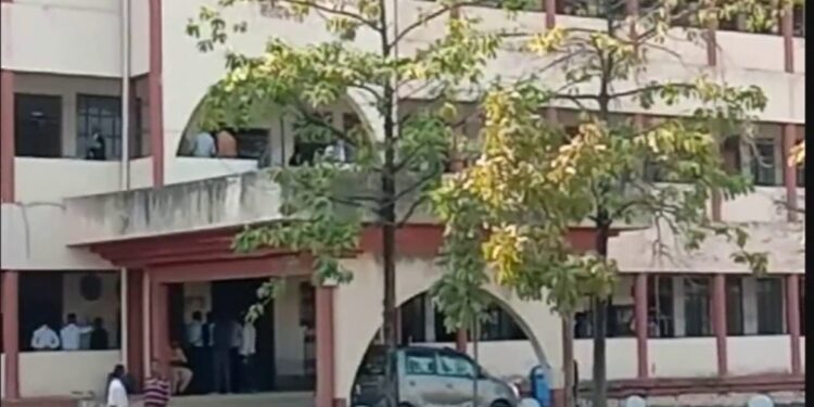 saraikela-court-verdict-चौका में 12वीं की छात्रा से दुष्कर्म के अआरोपी को 20 साल सश्रम कारावास की सजा, दस हजार जुर्माना saraikela-court-verdict-चौका में 12वीं की छात्रा से दुष्कर्म के अआरोपी को 20 साल सश्रम कारावास की सजा, दस हजार जुर्माना