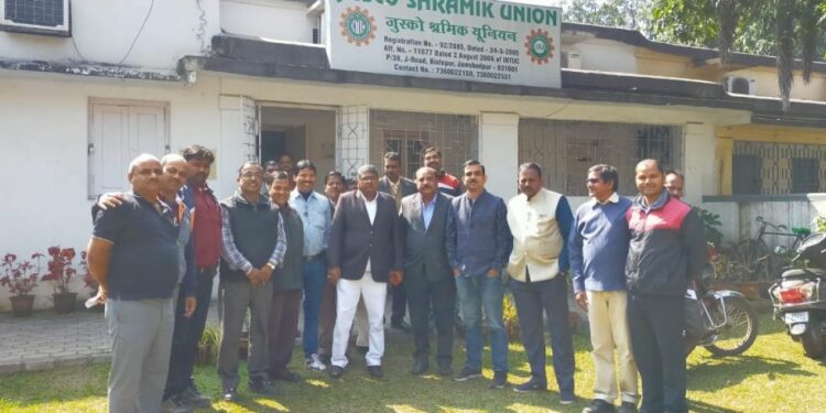 jamshedpur-help-मानगो के रहने वाला यह शख्स मांग रहा इच्छामृत्यु, किडनी का इलाज करा पाने में है असमर्थ jamshedpur-help-मानगो के रहने वाला यह शख्स मांग रहा इच्छामृत्यु, किडनी का इलाज करा पाने में है असमर्थ