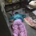 Jamshedpur jail murder case – घाघीडीह जेल में कैदी मनोज सिंह की हत्या किसने की, क्या हत्या ही नहीं हुई, कौन था फिर हत्यारा, सारे आरोपियों को हाईकोर्ट कर चुका है बरी, सीसीटीवी में देखिये साफ दिख रहा कैदी की कैसे हुई थी पिटाई, देखिये – video, लेकिन आरोपी हो गये बरी, अब पिता का सवाल-कौन है उनके बेटे का हत्यारा, पूछ रही है जनता
