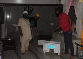 Jamshedpur : मानगो के फ्लैट में बिल्डर ने बंद किया पानी का मोटर, स्टाफ के साथ की मारपीट, पानी नहीं आने पर लोगों ने थाने का किया घेराव