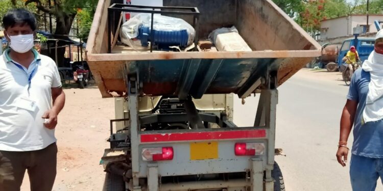 जलापूर्ति के लिए 10 एचपी का एक व 5 एचपी का दो पम्प चक्रधरपुर पहुंचा