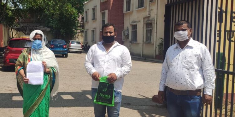 tata-motors-officers-case-टाटा मोटर्स के सुरक्षा ऑफिसर विशाल सिंह और टाटा मोटर्स यूनियन महामंत्री आरके सिंह के ख़िलाफ़ परसुडीह थाना में अंतत: दर्ज हो गयी एफआइआर, आत्महत्या के लिए उकसाने व महिला की मर्यादा भंग करने का धारा लगा