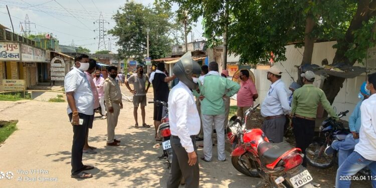 Jamshedpur : गोविंदपुर की जनसमस्याओं को लेकर डीसी ऑफिस का घेराव, कांग्रेसियों ने कहा-इलाके में मूलभूत सुविधाएं बहाल नहीं हुईं, तो होगा जोरदार आंदोलन