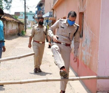 jamshedpur-crime-परसुडीह के बारीगोड़ा में ‘एसी’ फटा या ‘बम’, जांच करने खुद सिटी एसपी पहुंचे, फरार भगिना पकड़ाया, एफएसएल की टीम करेगी जांच
