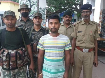 jamshedpur-police-action-सोनारी पुलिस ने 102 पुड़िया के साथ सुमित को किया गिरफ्तार, आदित्यपुर में डॉली के भाई से खरीदता था ब्राउन शुगर-video jamshedpur-police-action-सोनारी पुलिस ने 102 पुड़िया के साथ सुमित को किया गिरफ्तार, आदित्यपुर में डॉली के भाई से खरीदता था ब्राउन शुगर-video