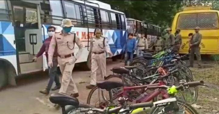 jamshedpur-action-जमशेदपुर पुलिस ने सुबह-सुबह चलाया ऑपरेशन, 100 से ज्यादा लोग गिरफ्तार, भेजे गए जेल