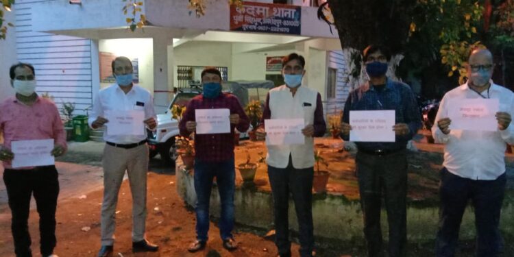 jamshedpur-tigers-club-जमशेदपुर टाइगर्स क्लब के युवाओं ने कदमा में शहीदों को दी श्रद्धांजलि, चीन के उत्पादों का बहिष्कार करने का लिया संकल्प-video