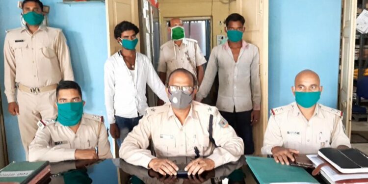 adityapur-police-आदित्यपुर पुलिस को सफलता, चोरी के मामले में फरार दो गिरफ्तार