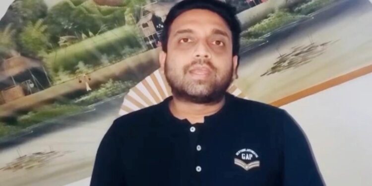 Rotary-Club-of-Steel-City-Jamshedpur : पूर्व विधायक कुणाल षाड़ंगी की पहल पर रोटरी क्लब ऑफ स्टील सिटी जमशेदपुर ने दिव्यांग को भेंट किया अत्याधुनिक व्हील चेयर