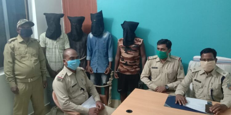 saraikela-kharsawan-police-success-शादी का झांसा देकर यौन शोषण करने के आरोपी को सरायकेला पुलिस ने किया गिरफ्तार, कुंचाई पुलिस ने दुष्कर्म मामले का किया खुलासा, 4 गिरफ्तार