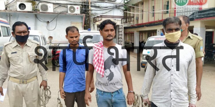 Jamshedpur-Crime : दर्जी से लूट के मामले में जुगसलाई पुलिस ने तीन नशेड़ियों को किया गिरफ्तार, भेजा जेल, नशा करने के लिए की थी लूटपाट