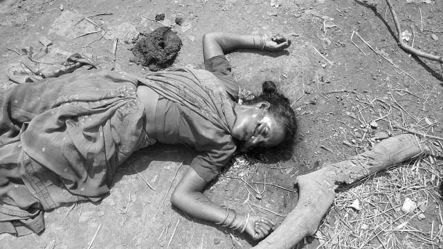 West Singhbhum Crime : मुर्गा चोरी का आरोप लगाने की बात को लेकर हुआ विवाद, लाठी-डंडें से पीटकर पति-पत्नी की हत्या West Singhbhum Crime : मुर्गा चोरी का आरोप लगाने की बात को लेकर हुआ विवाद, लाठी-डंडें से पीटकर पति-पत्नी की हत्या