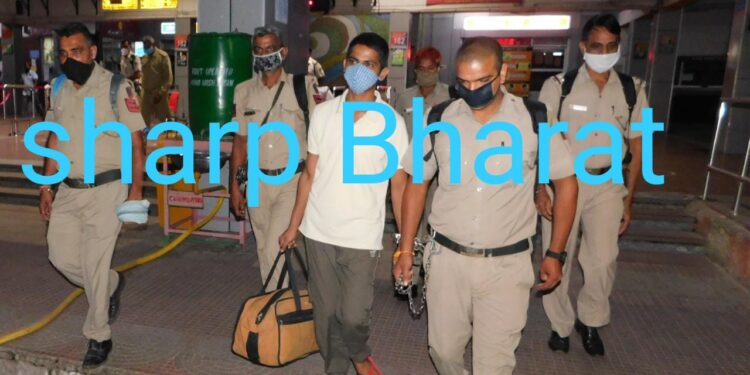 jamshedpur-police-action-बागबेड़ा थाना से फरार वारंटी दिल्ली के तिहाड़ जेल में था कैद, देर रात भारी सुरक्षा के बीच ट्रेन से लाया गया जमशेदपुर
