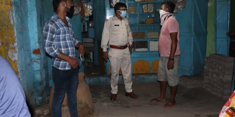 jamshedpur-firing-बागबेड़ा में जिला परिषद सदस्य किशोर यादव के खिलाफ शिकायत करने पर फिर चली गोली, पुलिस मान रही सन्देहास्पद jamshedpur-firing-बागबेड़ा में जिला परिषद सदस्य किशोर यादव के खिलाफ शिकायत करने पर फिर चली गोली, पुलिस मान रही सन्देहास्पद