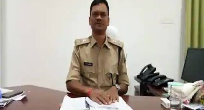 Jharkhand IPS officers transferred : झारखंड सरकार ने 11 आईपीएस अधिकारियों का किया तबादला, अजय लिण्डा होगें चाईबासा के नये एसपी, इंद्रजीत महथा को टाटीसिलवे रांची समादेष्टा बनाया गया, अंशुमन कुमार बने जैप-6 जमशेदपुर के समादेष्टा Jharkhand IPS officers transferred : झारखंड सरकार ने 11 आईपीएस अधिकारियों का किया तबादला, अजय लिण्डा होगें चाईबासा के नये एसपी, इंद्रजीत महथा को टाटीसिलवे रांची समादेष्टा बनाया गया, अंशुमन कुमार बने जैप-6 जमशेदपुर के समादेष्टा