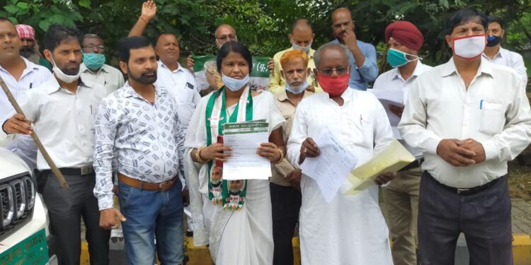 Jamshedpur-JDU :कोरोना काल में प्राइवेट स्कूलों की फीस माफ तथा कोरोना से मृत गैर सरकारी लोगों के आश्रितों को 10 लाख मुआवजा की उठी मांग, जदयू ने राज्यपाल को प्रेषित किया मांग पत्र Jamshedpur-JDU :कोरोना काल में प्राइवेट स्कूलों की फीस माफ तथा कोरोना से मृत गैर सरकारी लोगों के आश्रितों को 10 लाख मुआवजा की उठी मांग, जदयू ने राज्यपाल को प्रेषित किया मांग पत्र