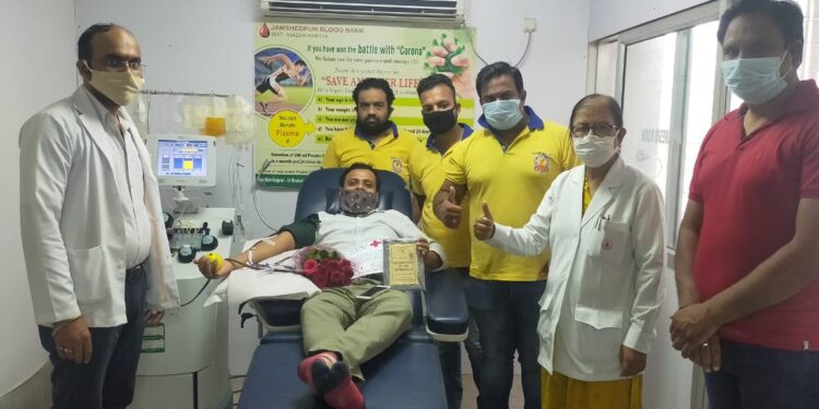 Marwari Yuva Manch Jamshedpur : कोरोना वारियर्स के सम्मान में मारवाड़ी युवा मंच ने लगाया रक्तदान शिविर, जुटे रक्तदाता